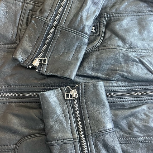 Infinity leather jacket- woman’s size medium - Picture 3 of 11